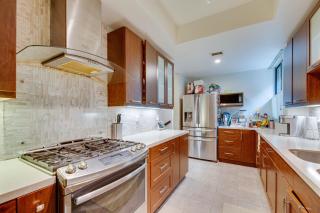 Modern Beverly Hills Townhome 5 Mi to Hollywood! - Los Angeles - 0