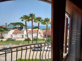Arenella Beach Rooms - 4