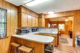 Cozy Oklahoma Retreat with Patio, Fire Pit and Grill! - Davis - 0