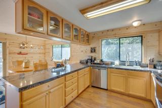 Cabin with Hot Tub in Pioneer Near Hiking and Skiing! - Pioneer - 3