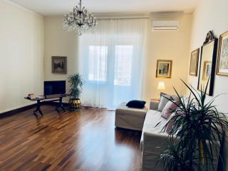 Elegant Apartment in City Center - Cagliari - 4