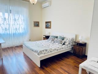 Elegant Apartment in City Center - Cagliari - 9