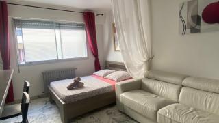 Azur, studio classé, climatisé, wifi, ascenseur, à 75 m de la plage - Toulon - 4