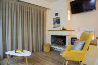 Modern, Stylish Maisonette - Itea - 2