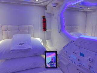 Met A Space Pod @Phrom Phong - Bangkok - 8