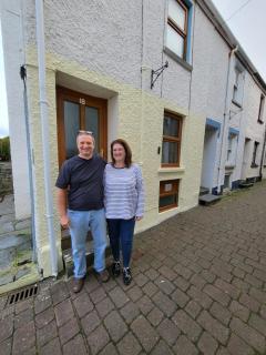 Cosy seaside town cottage with private garden - 9