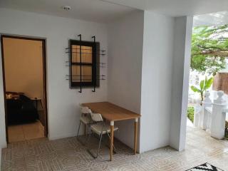 Apartamento Luminoso con Patio y Jardín - 1