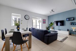 Seaside Bliss - 3BR Holiday Apartment Sliema - 9