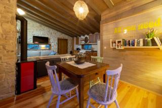 Villa Romance - 4