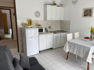 Apartments Miki, Okrug Gornji, Trogir - Trogir - 7