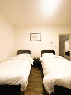 central apartment for rent 24 - Umm Uthainah - 0