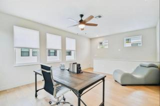 Beach-town Pet-Friendly Downtown Home @ 10 acre Park-629 - Sarasota - 5