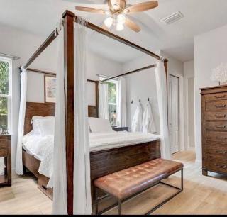 Beach-town Pet-Friendly Downtown Home @ 10 acre Park-629 - 8