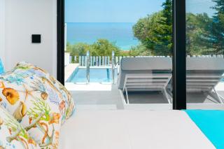 Mythodea Prive Luxury Suites - Chrysi Ammoudia - 4