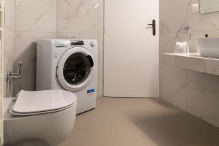 Coastal Getaway: Roomy Beachside Apartment! - 2