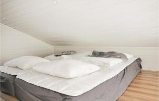Nice Home In Hammarö With Kitchen - Gunnarskär - 4