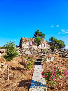 OWL’S NEST/THE PINK COTTAGE - Otzias - 0