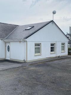 JMD Lodge - Self Catering Property in the heart of The Burren between Ballyvaughan, Lisdoonvarna, Doolin and Kilfenora in County Clare Ireland - Ballyvaughan - 0