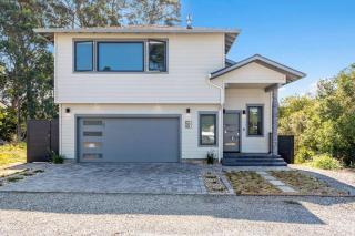 Fabulous Beach Get Away - Brand New Beach House - Half Moon Bay - 1