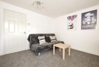 The Metcombe - Holiday Home With Free Parking - 10 Minutes Walk To Coop Live Arena & Etihad Stadium - 4