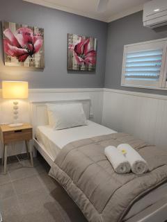 Cozy Private Bedroom & Ensuite - City & Strand Beach Location - Townsville - 7
