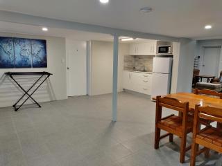 Cozy Private Bedroom & Ensuite - City & Strand Beach Location - Townsville - 2