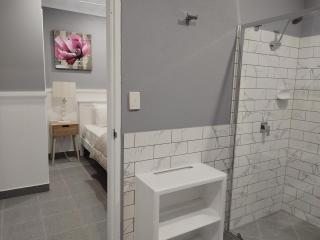 Cozy Private Bedroom & Ensuite - City & Strand Beach Location - Townsville - 6