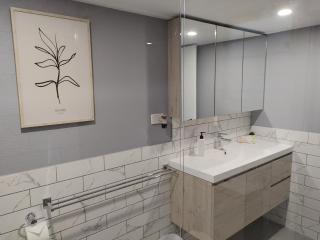Cozy Private Bedroom & Ensuite - City & Strand Beach Location - Townsville - 5