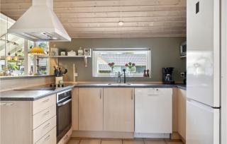 Lovely Home In Væggerløse With Kitchen - Marielyst - 6
