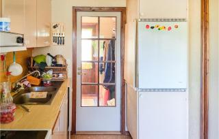 Awesome Home In Lenhovda With Wifi - 5