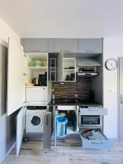 DnN - Stylish Studio - free WiFi, Netflix and parking - min away to Basel and Airport - dishwasher, washing machine - Saint-Louis - 8