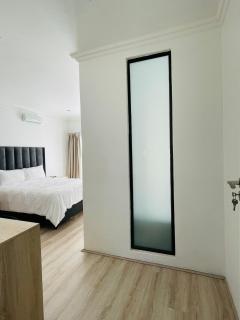 Stay In Carlazo - Unlimited WiFi, Solar backup - Roodepoort - 3