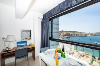 Islet Promenade Studio with spectacular seaviews by Getawaysmalta - St Paul's Bay - 4