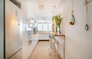 3 Bedroom Amazing Apartment In Almería - 5