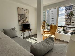 Apartamento mediterraneo, muy centrico, en Plaza Triangular, soleado, con jardines y piscina y la playa enfrente andando, con parking exterior comunitario - Benidorm - 6