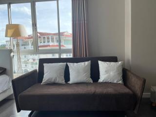 Beautiful top floor corner studio in Phuket center - Kathu - 3