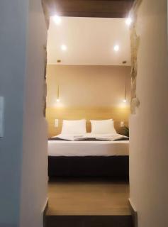 Giorgos & Chara Studio in the Old Port - 6