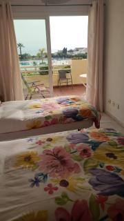 2 bedroom apartment overlooking Mediterranean, 2 outdoor pools - Mijas Costa - 4