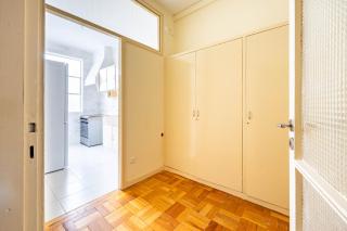 Convenient 3-Bedroom Apartments next to Bom Sucesso - Porto - 1