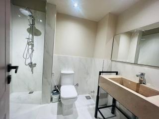 Unique apartment - - 4