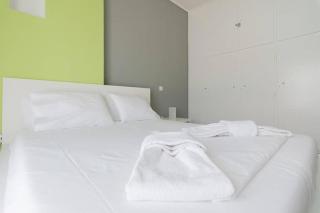 Sunlit 2BR Oasis in Metaxourghio 3min from metro - Athens - 3