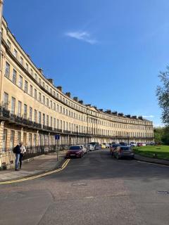 Beautiful Regency Crescent Apartment in Idyllic Location - Bath - 9