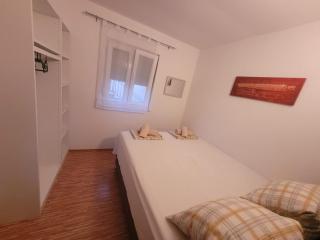 Apartments Matanovic - Rogoznica - 4