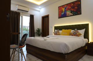 Opulent Inn by Lime Tree Hotels - Grander Noida - 5