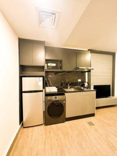 central apartment for rent 26 - Umm Uthainah - 1