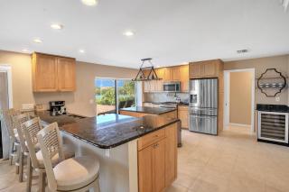 Paradise with a pool, pier and private beach area - Osprey - 1