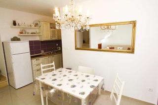 Two rustikal apartments in Vila ''U Kali'' close to the beach, reserved parking place - Sveti Filip i Jakov - 4