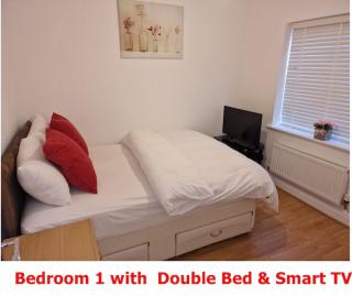 NightRest Homes 6 Bedroom House- Smart TV In each Room - Parking - Wifi -Milton Keynes - 8