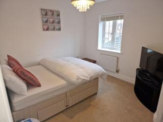NightRest Homes 6 Bedroom House- Smart TV In each Room - Parking - Wifi -Milton Keynes - 7