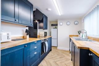 Modern & Cosy 4 bed, ideal for contractors and leisure - Egerton - 8